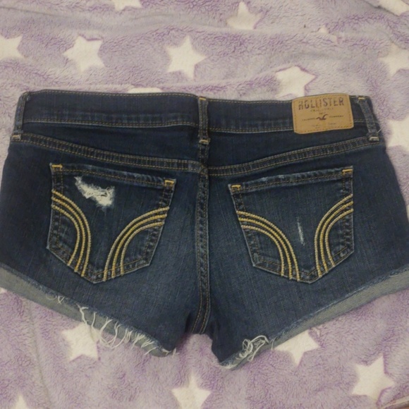 EUC dark wash hollister shorts. size 1 - Picture 2 of 4